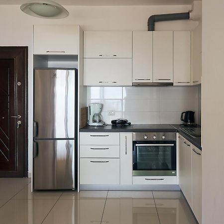 Morina Sea View Apartment Sarandë Buitenkant foto