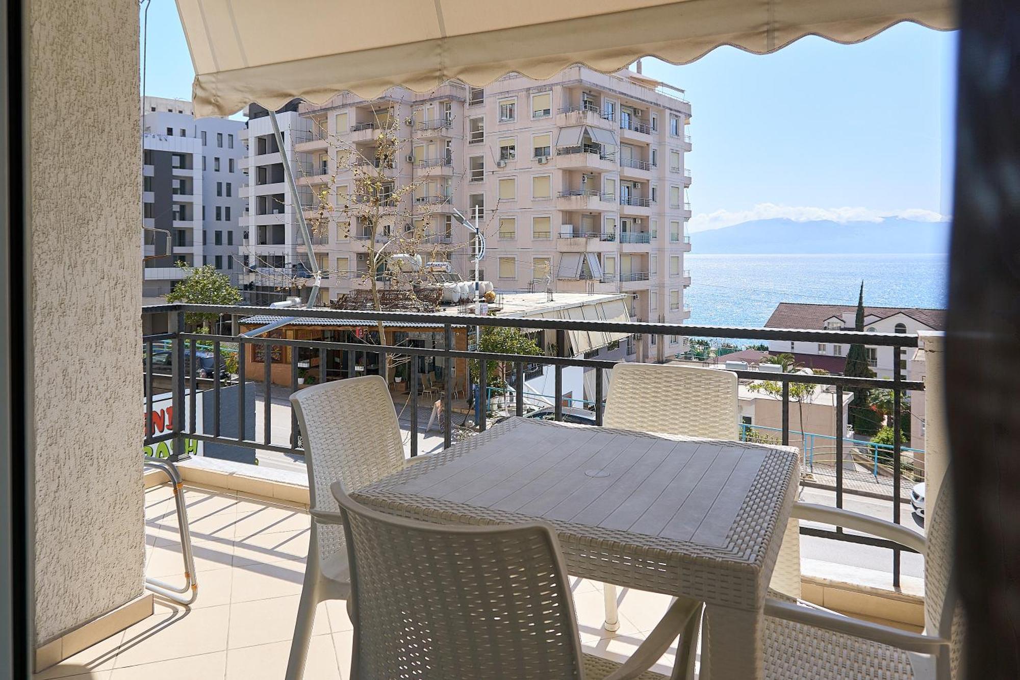 Morina Sea View Apartment Sarandë Buitenkant foto
