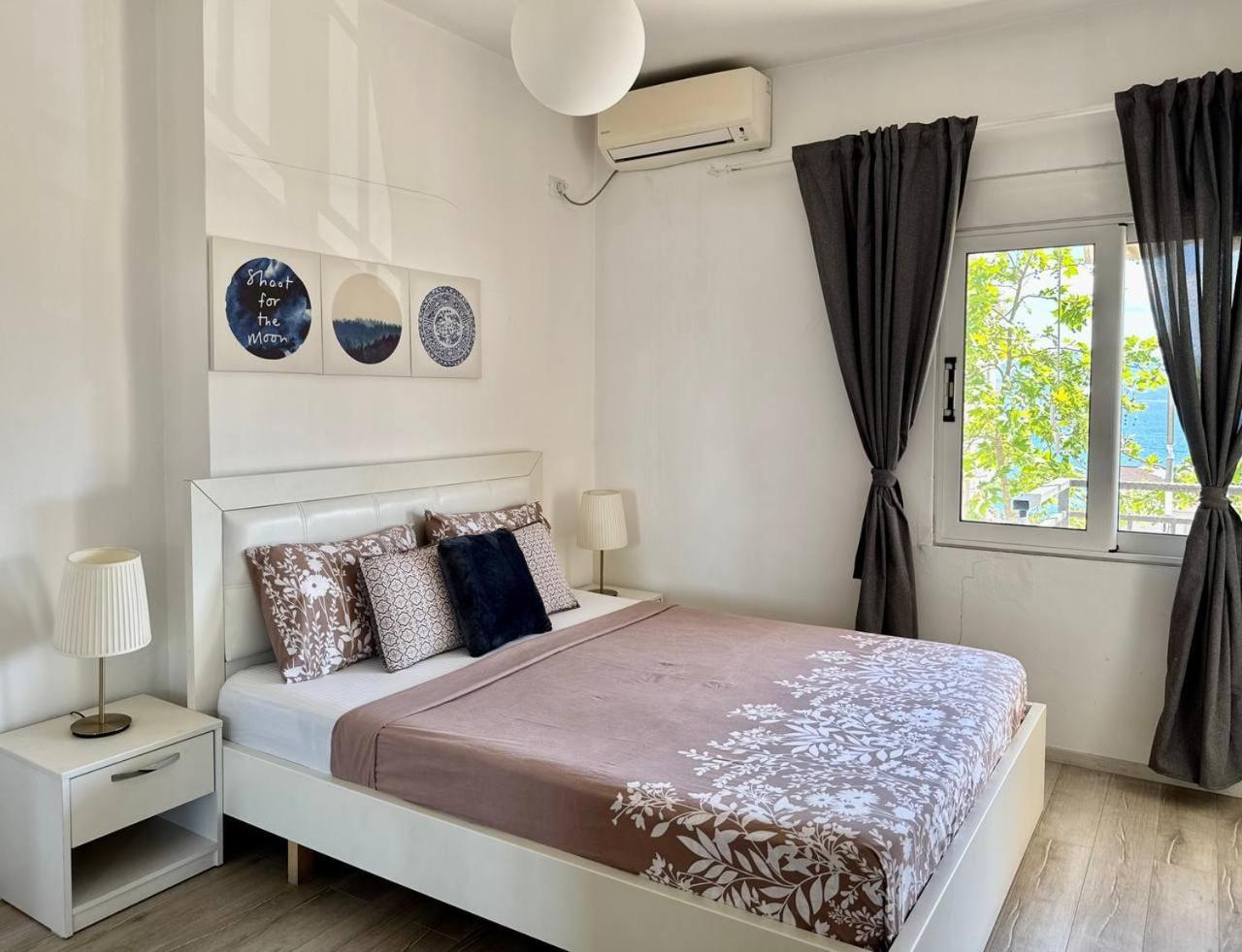 Morina Sea View Apartment Sarandë Buitenkant foto