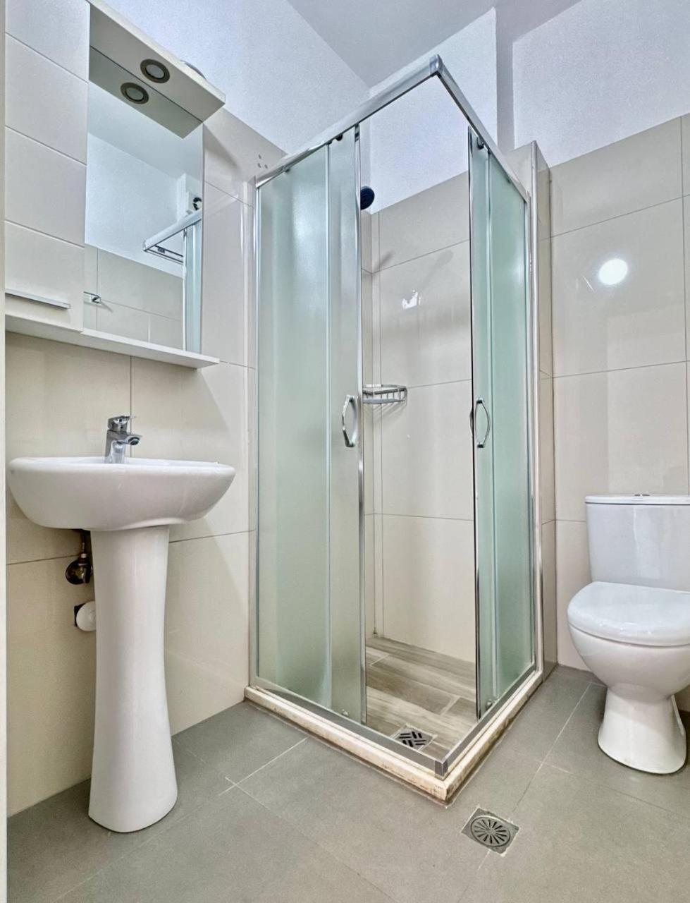 Morina Sea View Apartment Sarandë Buitenkant foto