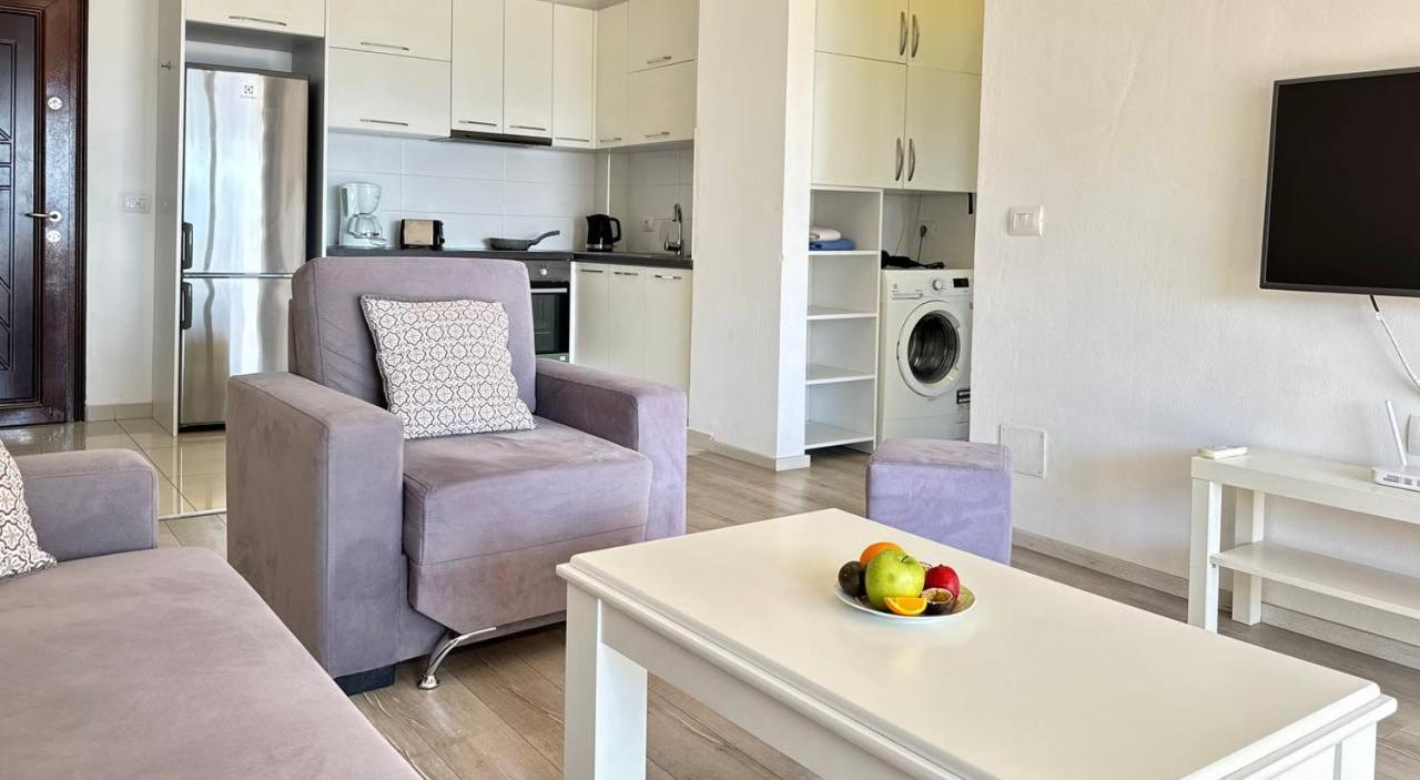 Morina Sea View Apartment Sarandë Buitenkant foto