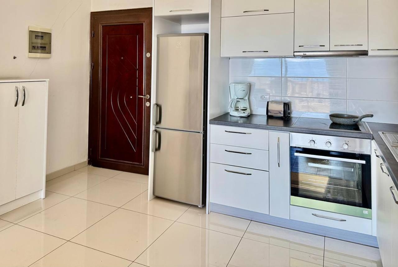 Morina Sea View Apartment Sarandë Buitenkant foto